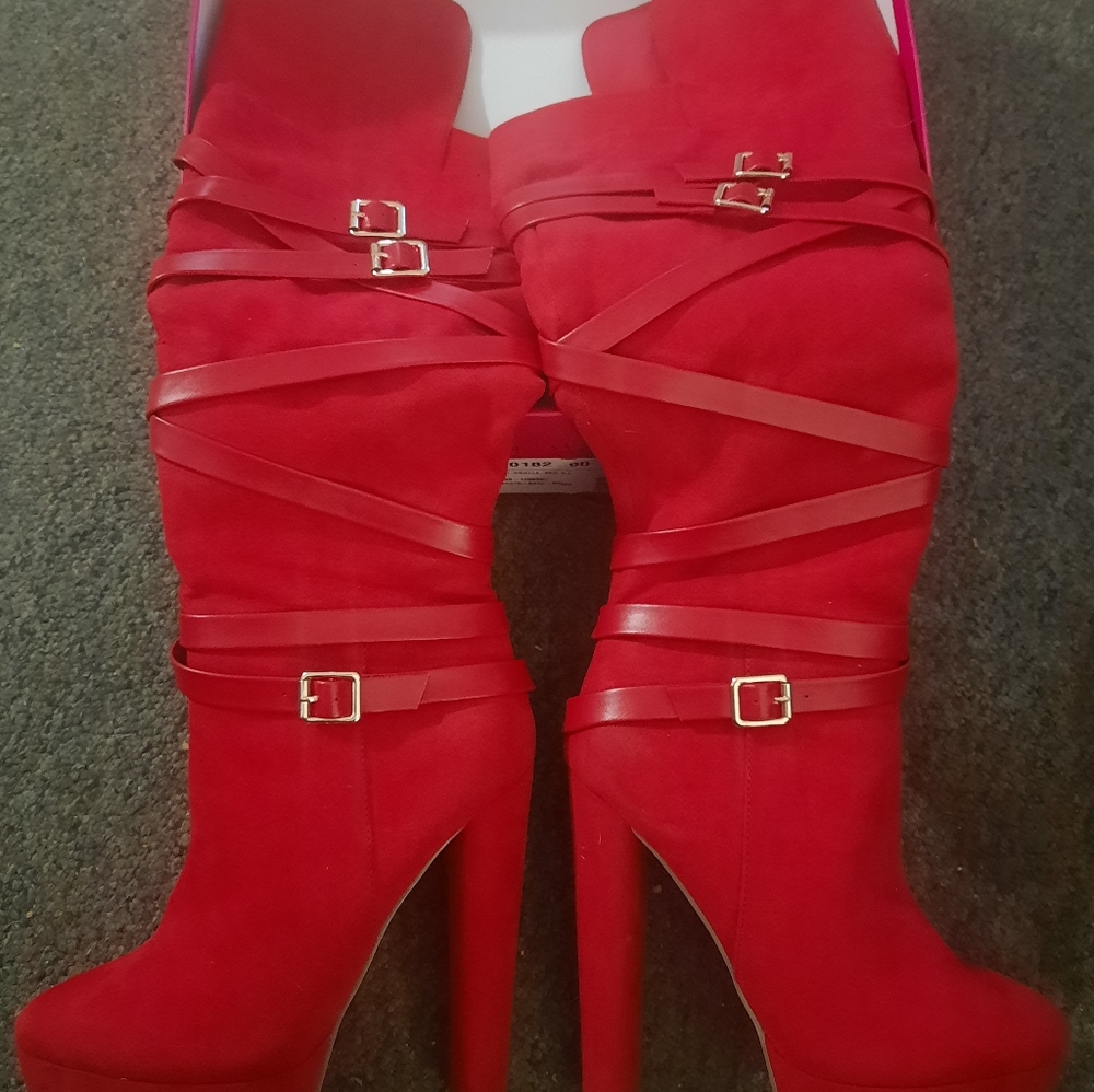 Boots [Sun. 23rd only 100 for all 5 boots in closet] Resalers Deal